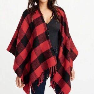 NWT Abercrombie & Fitch Blanket Scarf Red and Black Plaid Poncho
